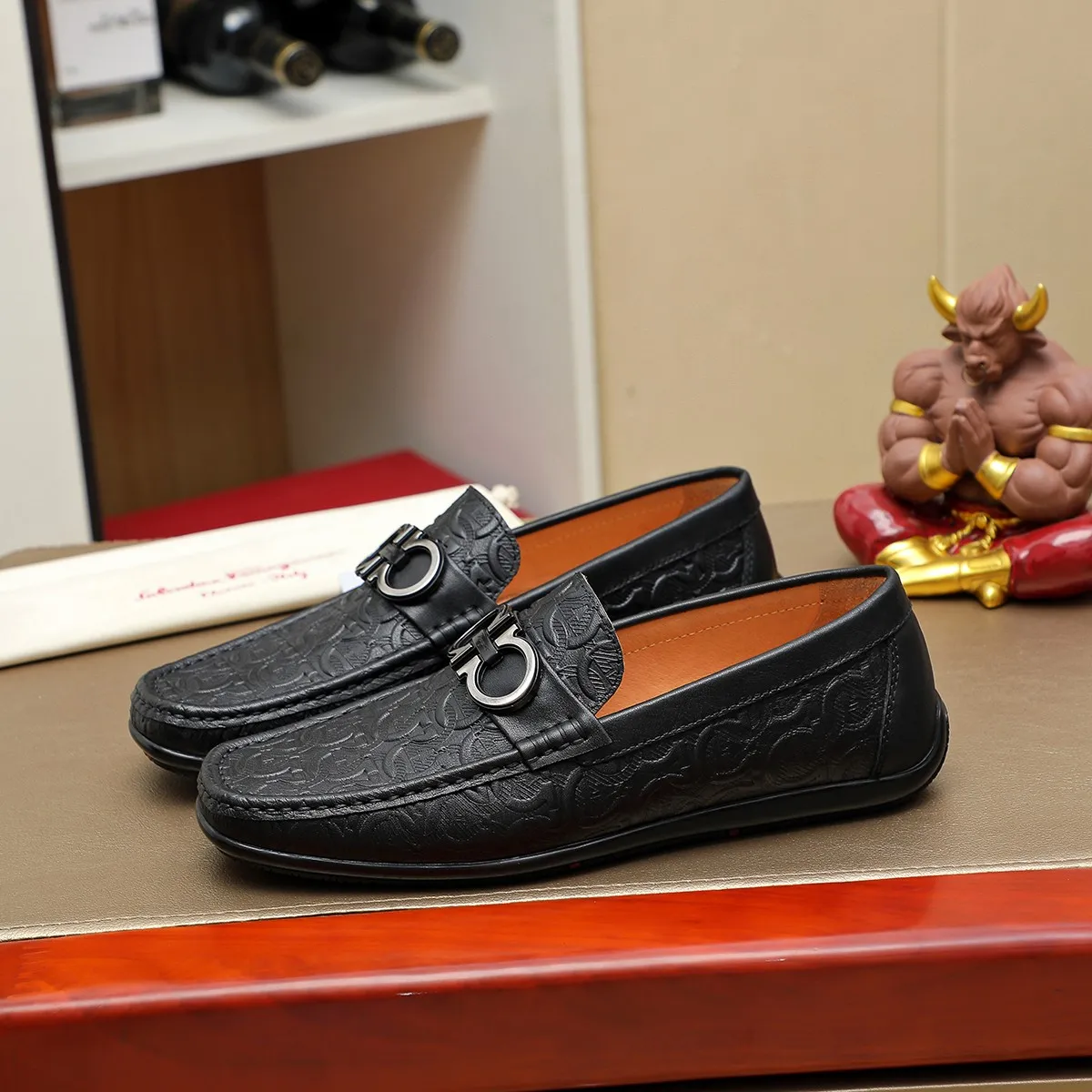 Men's shoes 💰360 🕷🕷【Ferragamo】Ferragamo Popular fashionable casual slip-on shoes🇨🇳Official website counter 1:1 production, original mold opening💯Good quality visible, imported high-end first-layer calfskin, luxurious pigskin lining🌿Very clear texture, high-quality waterproof, non-slip and wear-resistant outsole🎋High quality and low price, truly handmade🍓Color, code number 38-45